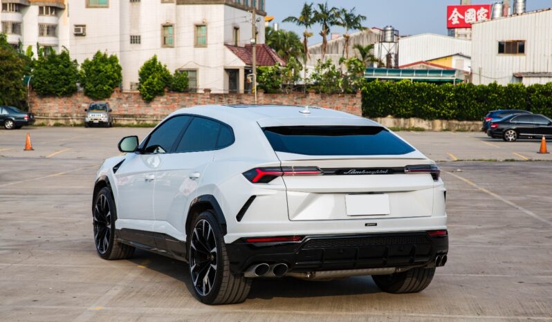 
2023 Lamborghini Urus Performante full									