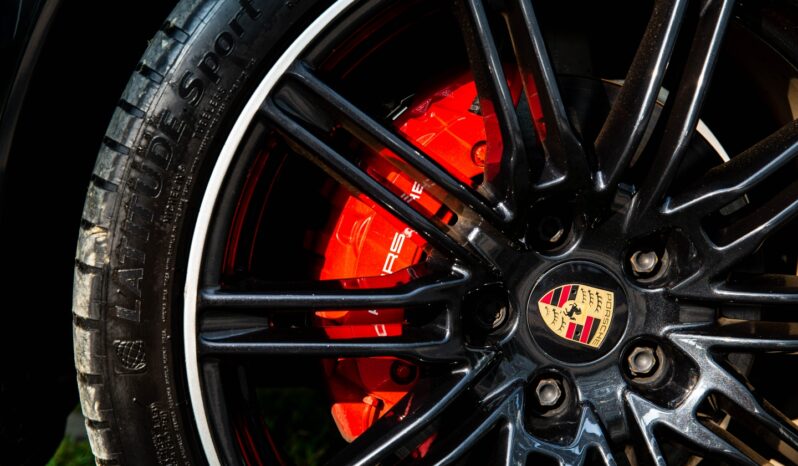 
2013-PORSCHE CAYENNE GTS full									