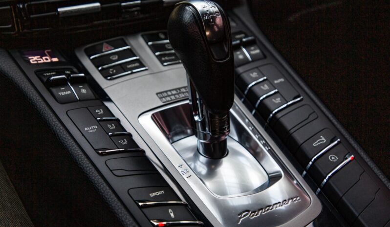 
2011 PORSCHE Panamera full									