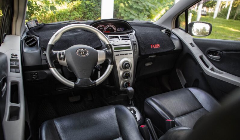 
2009 TOYOTA  YARIS full									