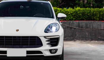 
2015 Porsche Macan full									