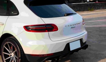 
2015 Porsche Macan full									