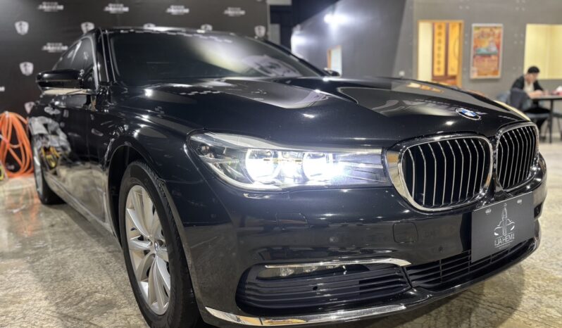 
2015 740I SEDAN full									