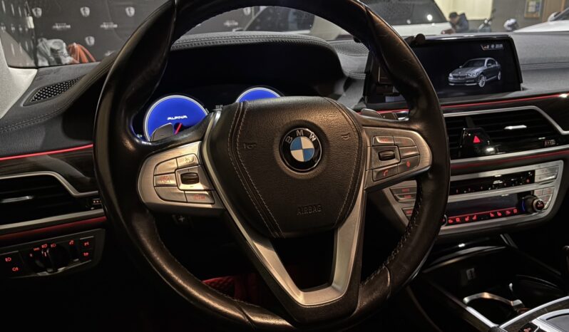 
2015 740I SEDAN full									